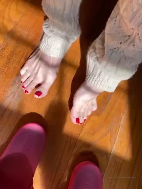 Morning feet n cats part 1 