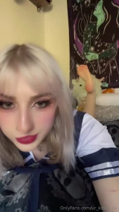 Warning too much booty for this schoolgiri skirt to handle