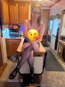 Would you like to see more of these pics dm me if you wanna unlock