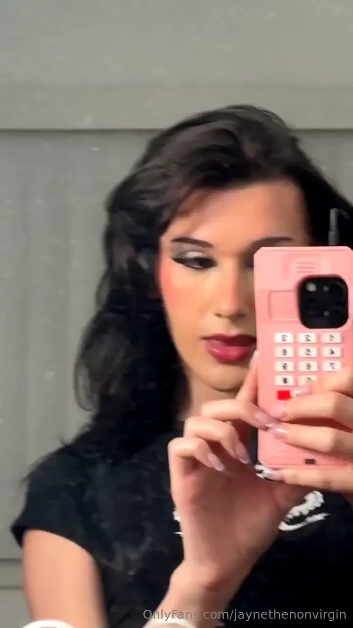 Can i text you my dm s have been kinda lonely 