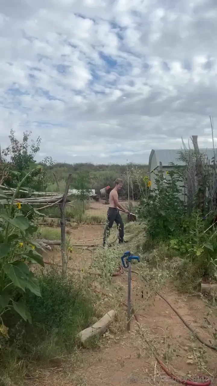 I m always ready to flash my cock 