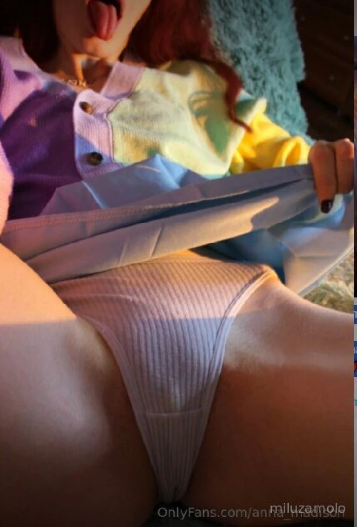 Anna_madison anna_madison what hole you gonna use first write to my dm 