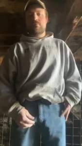 Stream started at 11 14 2023 07 46 pm watch me cum in the barn
