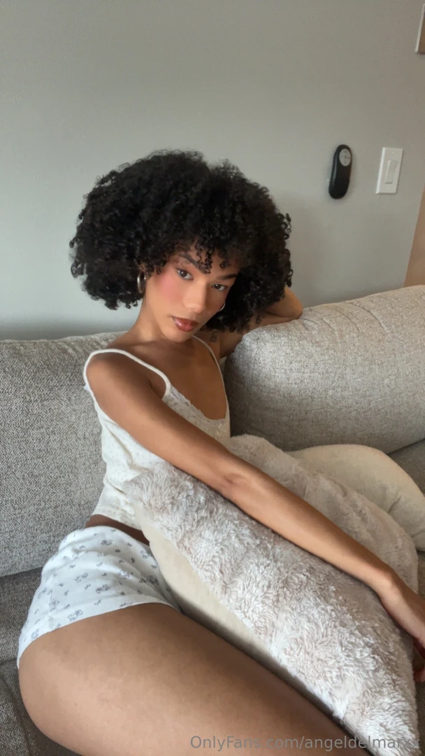 I ve been daydreaming about you all day come make it real 