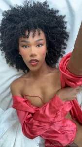 Tell me your secret and maybe i ll show you mine