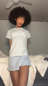 If i bite my lip will you come closer i m waiting