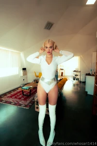 Swipe to turn leia around -- gt