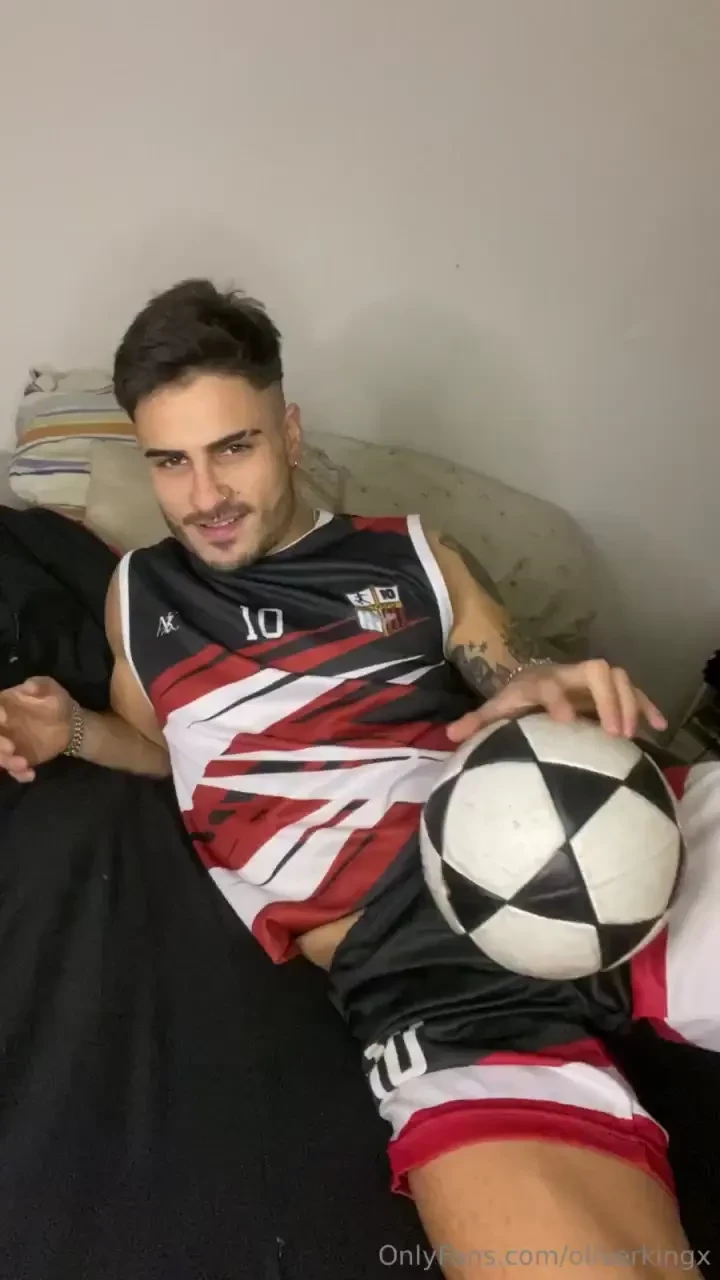 Imagine being that ball 