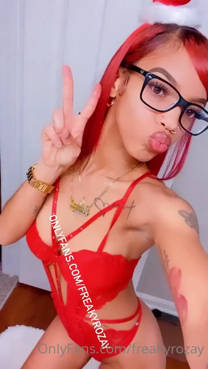 I m late with the christmas shit lol was on my period but anywhooooo 