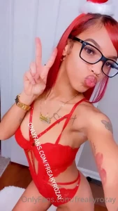 I m late with the christmas shit lol was on my period but anywhooooo