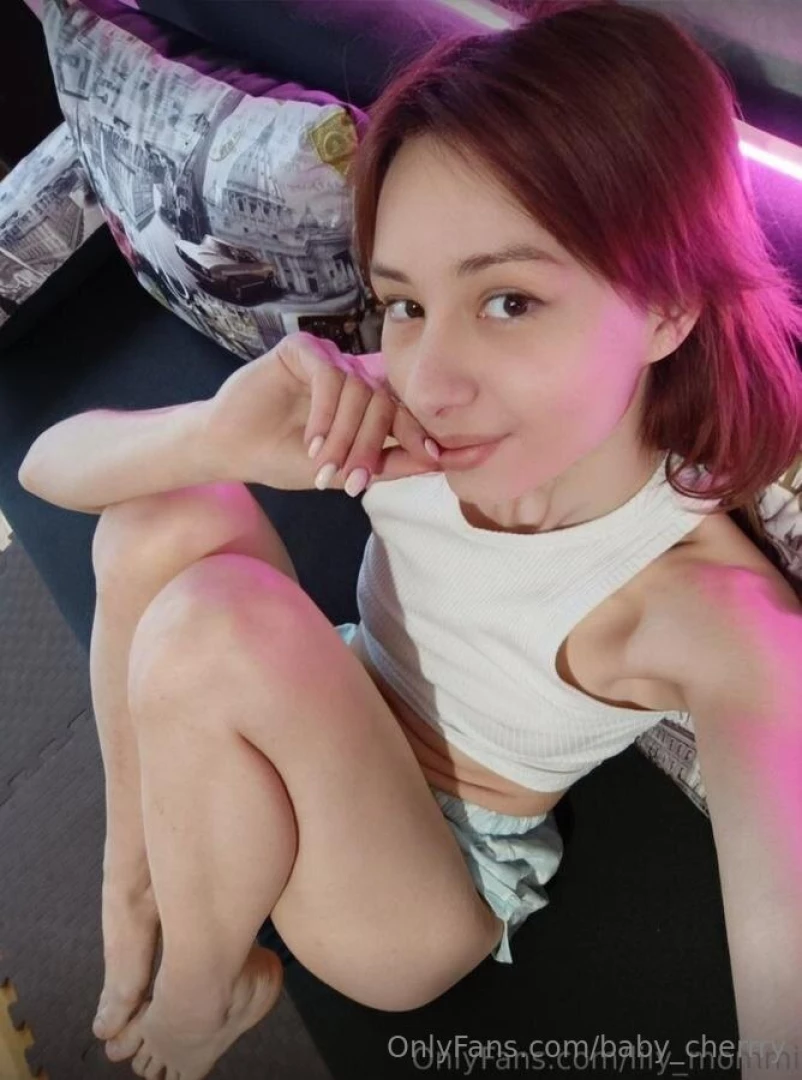 This elegant babe lily_mommi is for naturalness she s always online part 61 