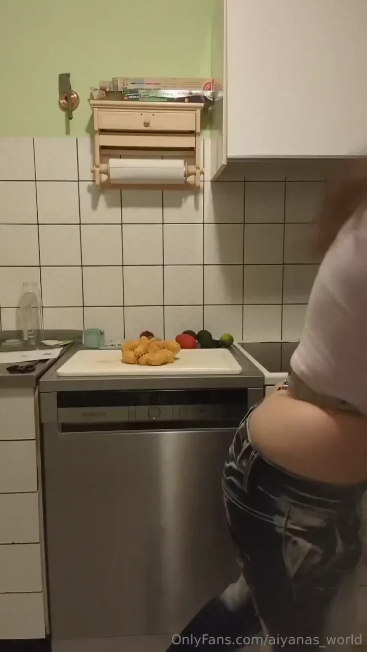 Would you like your girlfriend cooking dinner like this 