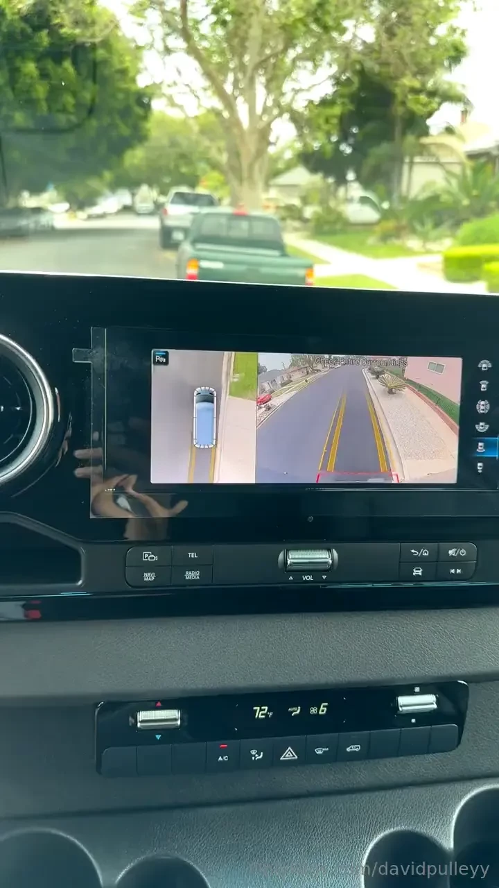 Btw this van is so danggg sick guys soooo pumped on this 