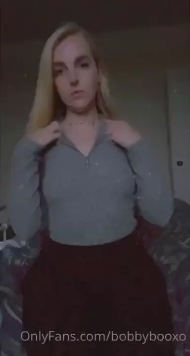 I love playing with my tits for you 