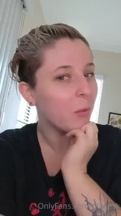 Hi imma stream tonight 9pm est will i see you there obviously if no 