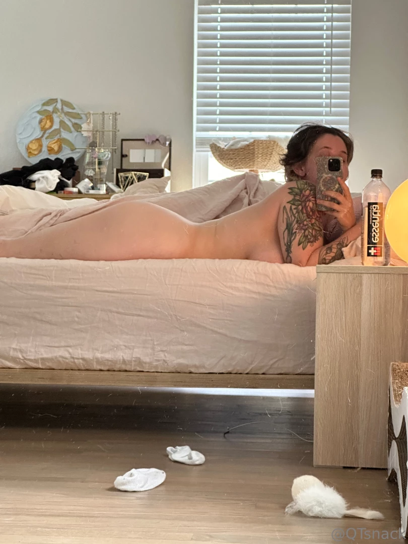 Damn i have that hourglass even from the side hehe 
