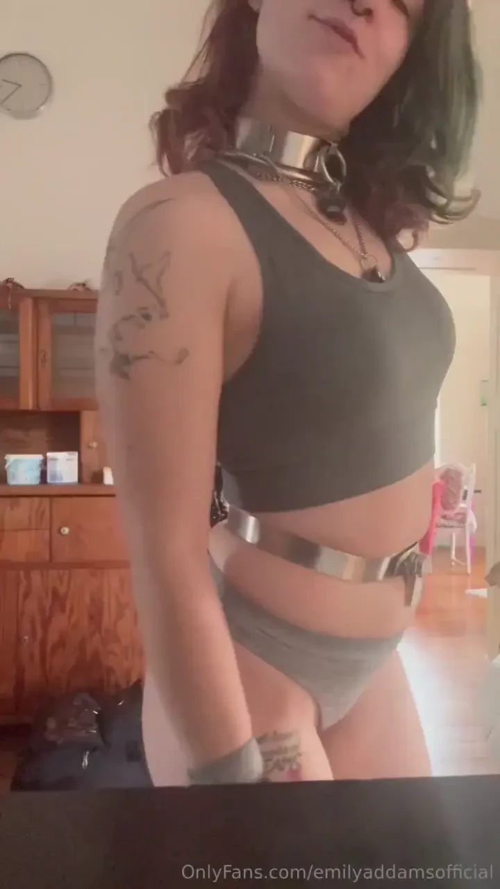 Getting dressed before getting ready for travelling with a super heavy 