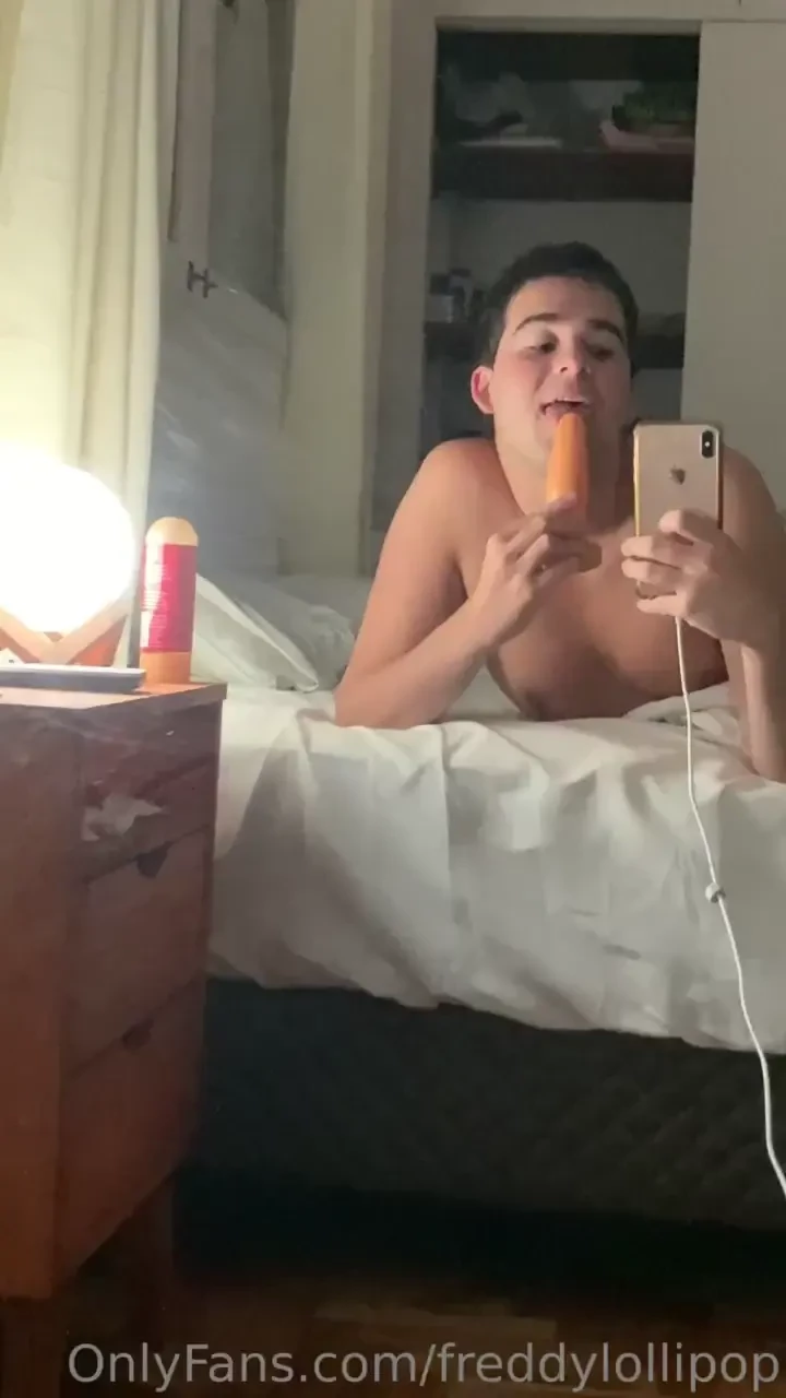 Playing with my biggest anal plug i wish it a real dick though 