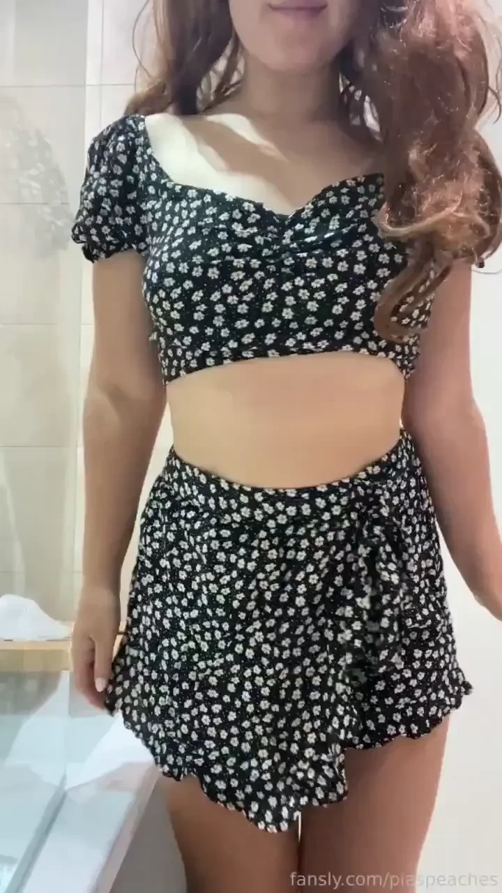 Would you fuck me piaspeaches i m 19 and looking for someone to play 