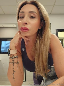 Tanto una milf di 55 anni come me nn la trovi vuoi vedere il resto part 1