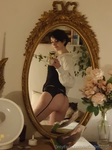 Ugh i love posting ass why does it look so good