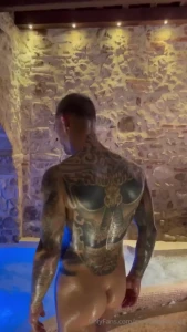 Ti va di tenermi compagnia