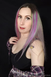 I never sent out the pics from this set i ll start going through them