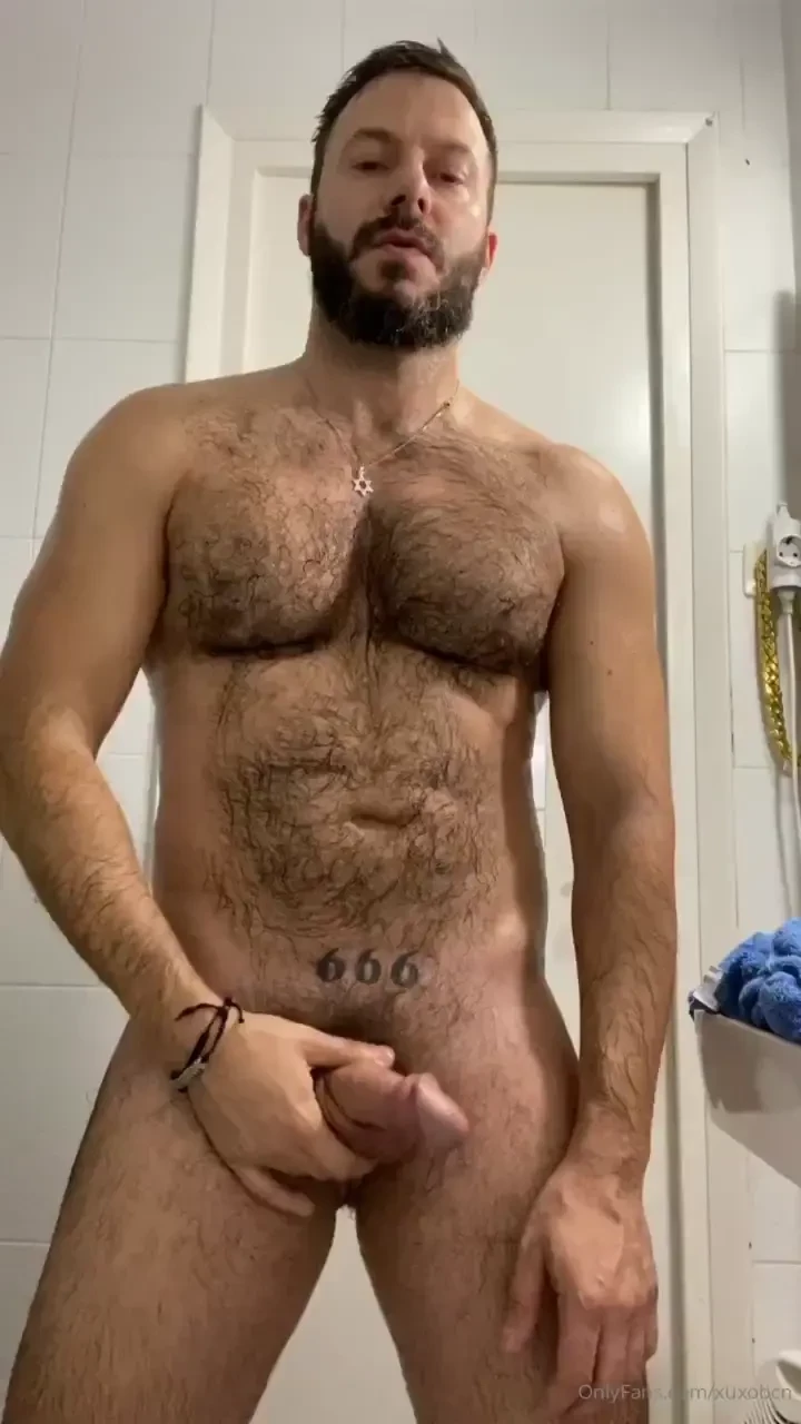 Recien duchaito y caliente feliz dia de sant jordi 