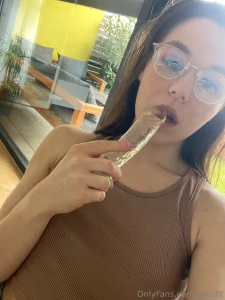 Choose your reward 5 - 2 photos with this dildo 10 - 5 photos with