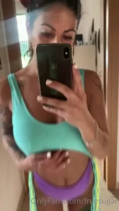 Ecco l outfit di stasera per la festa del simple alla sapienza