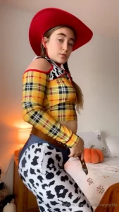 Did you know that jessie had such a peachy ass