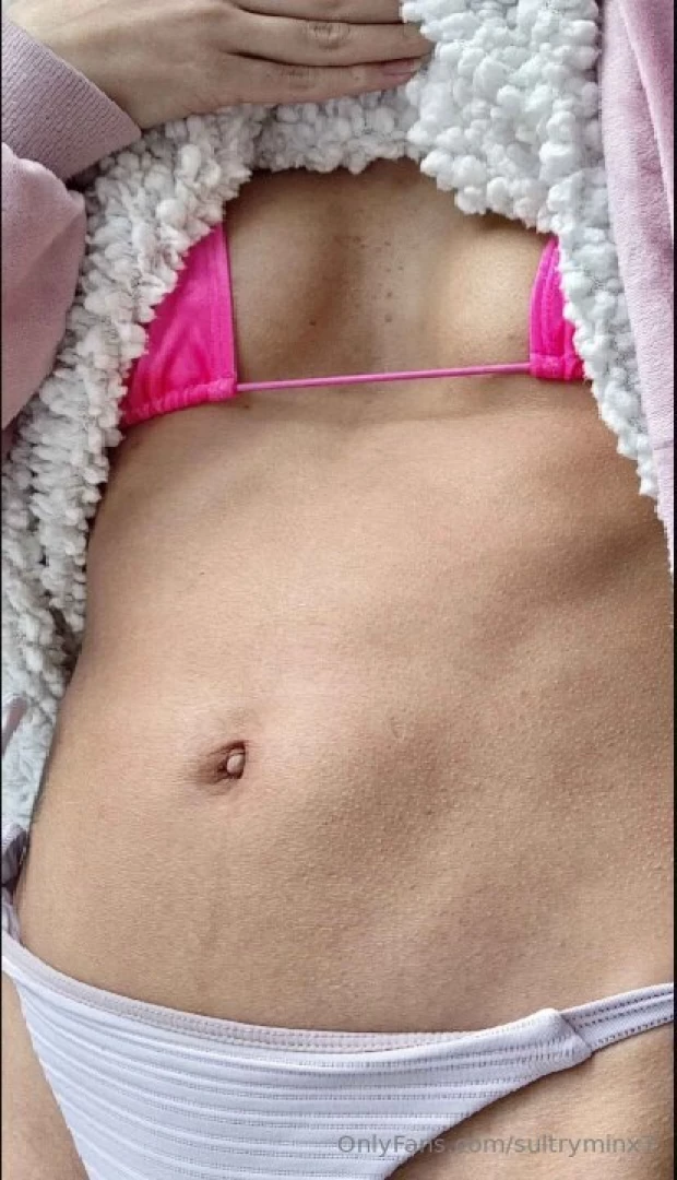Teaser of bikini snow photos 