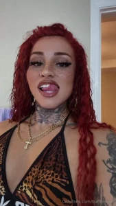 Let mommy lick it