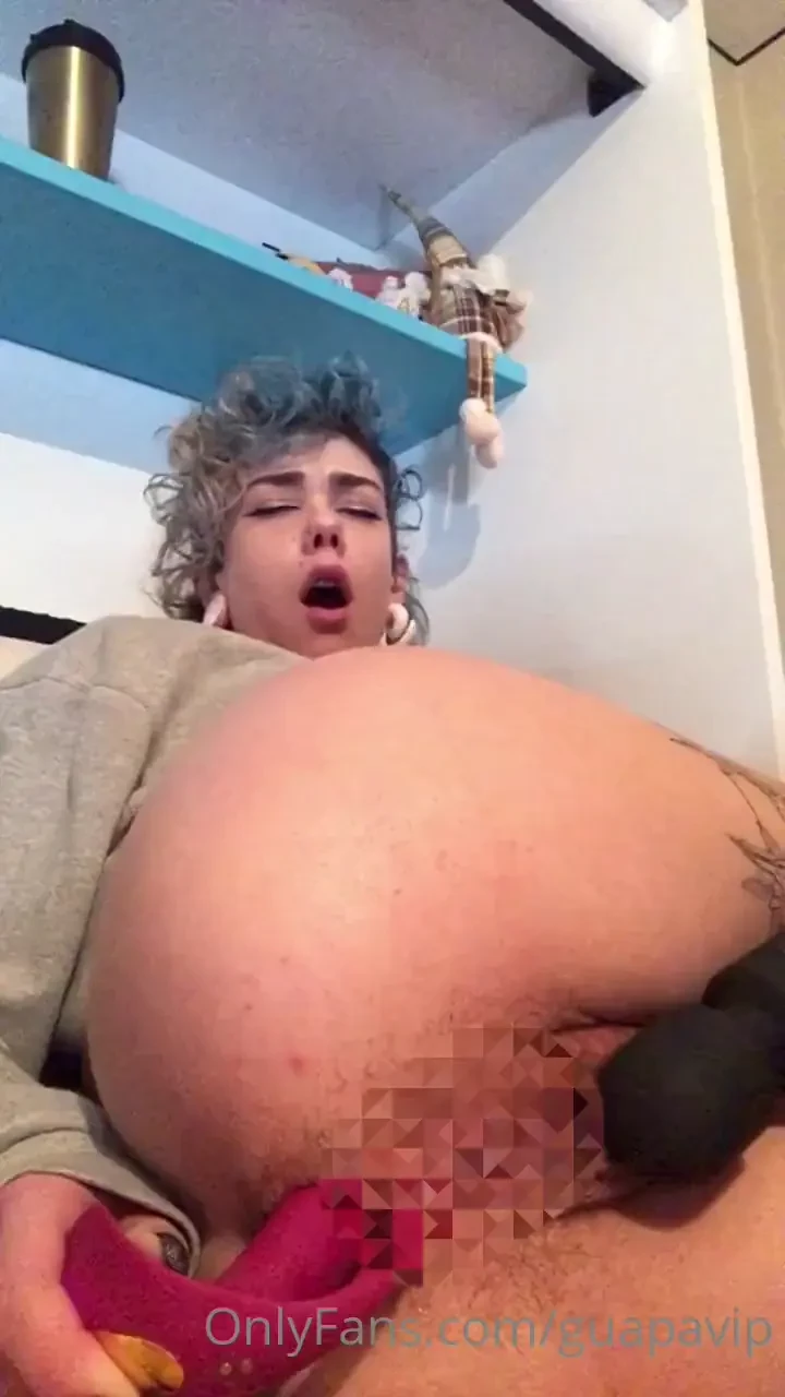 Qui c una preview del nuovo video gi disponibile in chat al 50 di 