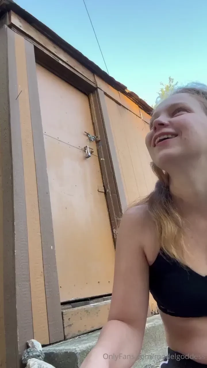 While i was setting up my tripod for content my phone kept recording 