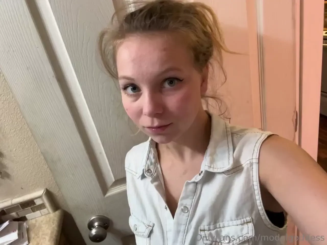 I normally don t wear makeup because i don t feel like myself but i 