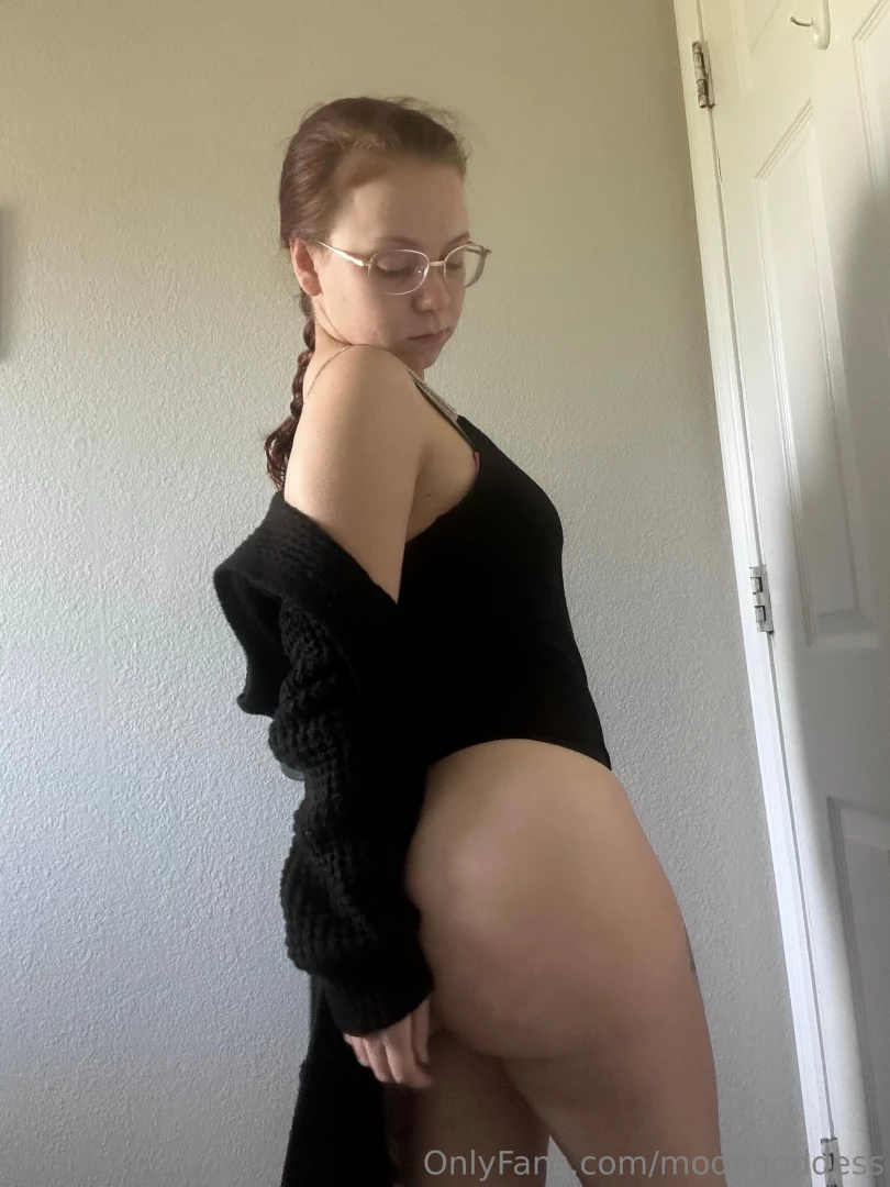 I did a little photo shoot in the bathroom at my doctor s office which part 4 