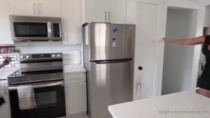 I love the way jesse_switch looks at me while i ride ariasix face at