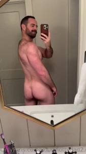 If you don t take nudes in your friend s bathrooms we re you even