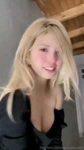 Mi lengua siempre inquieta y m s cuando estas mir ndome