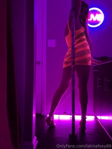 Neon orange is really hot lo amoooo