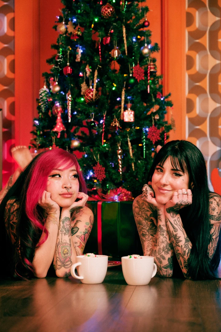 Holiday hotties awlivv part 1 