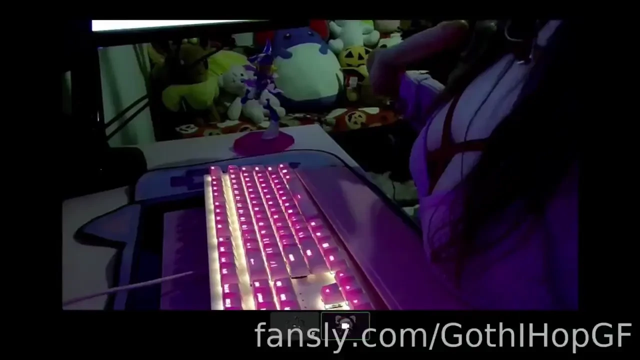 Egirl shows you her booba and sucks her dildo on discord egirl discord 