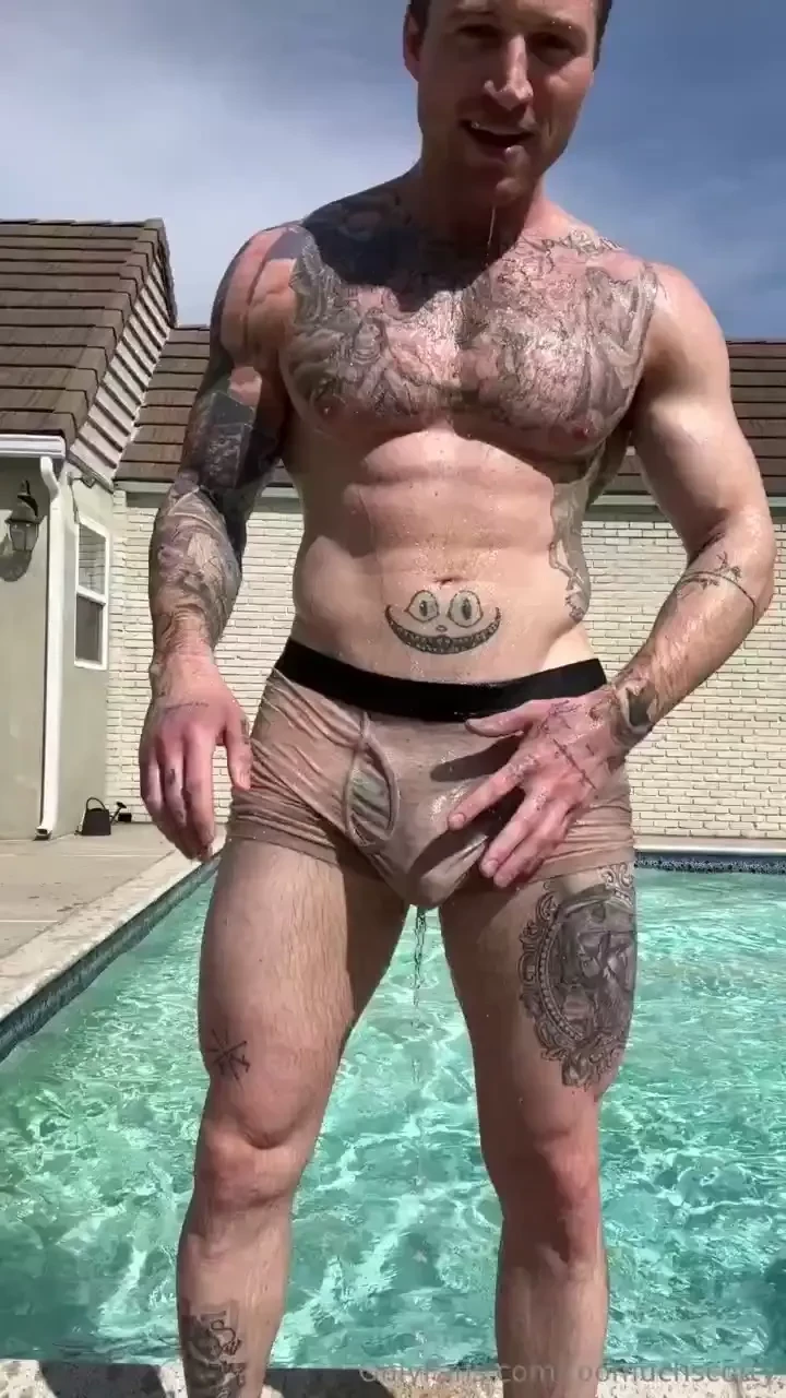 Wanna take a lil dip with me 