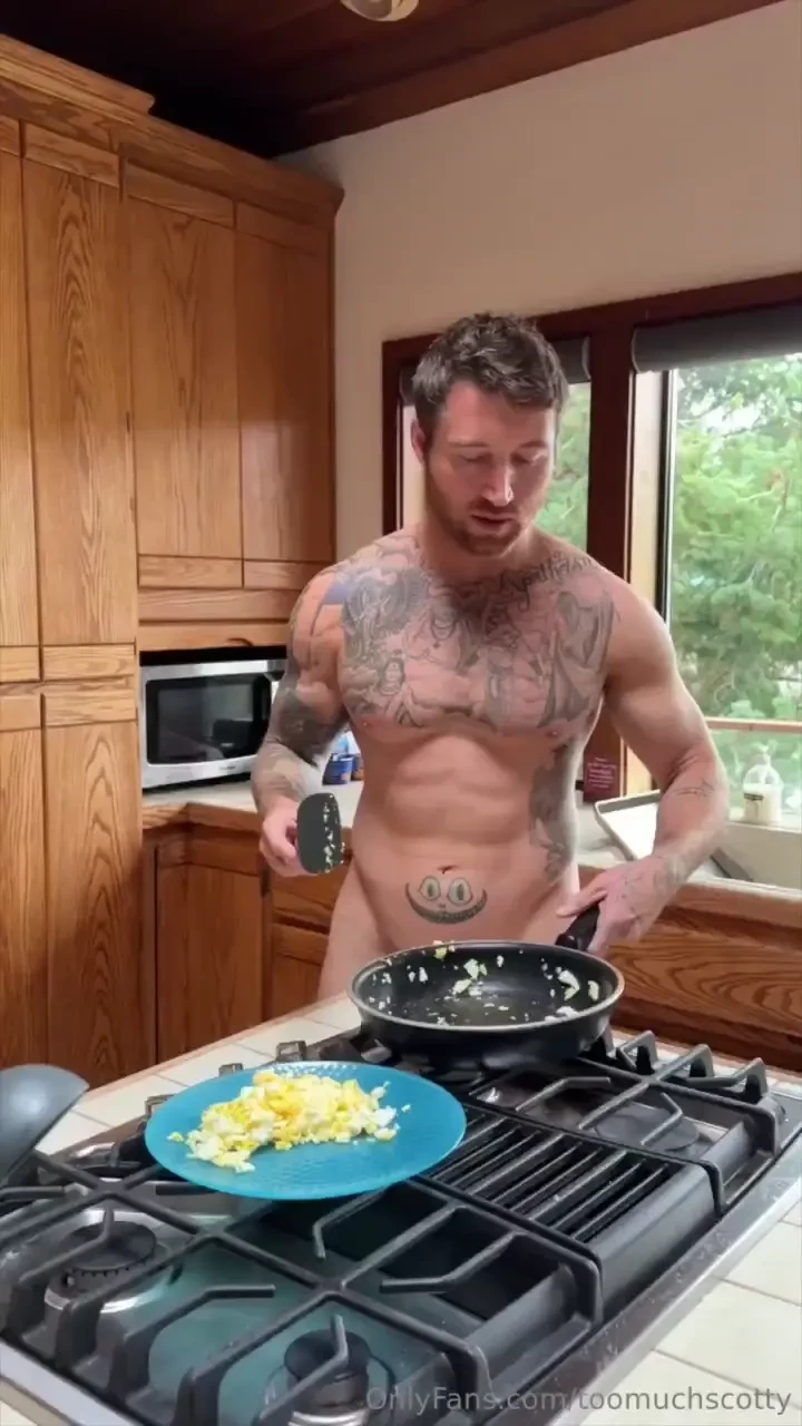 Whippin up some breakfast happy thanksgiving 