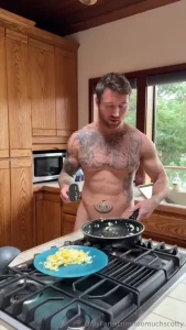 Whippin up some breakfast happy thanksgiving