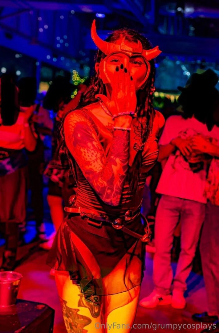 A couple of live shots from this past weekend in my lady loki rave part 1 