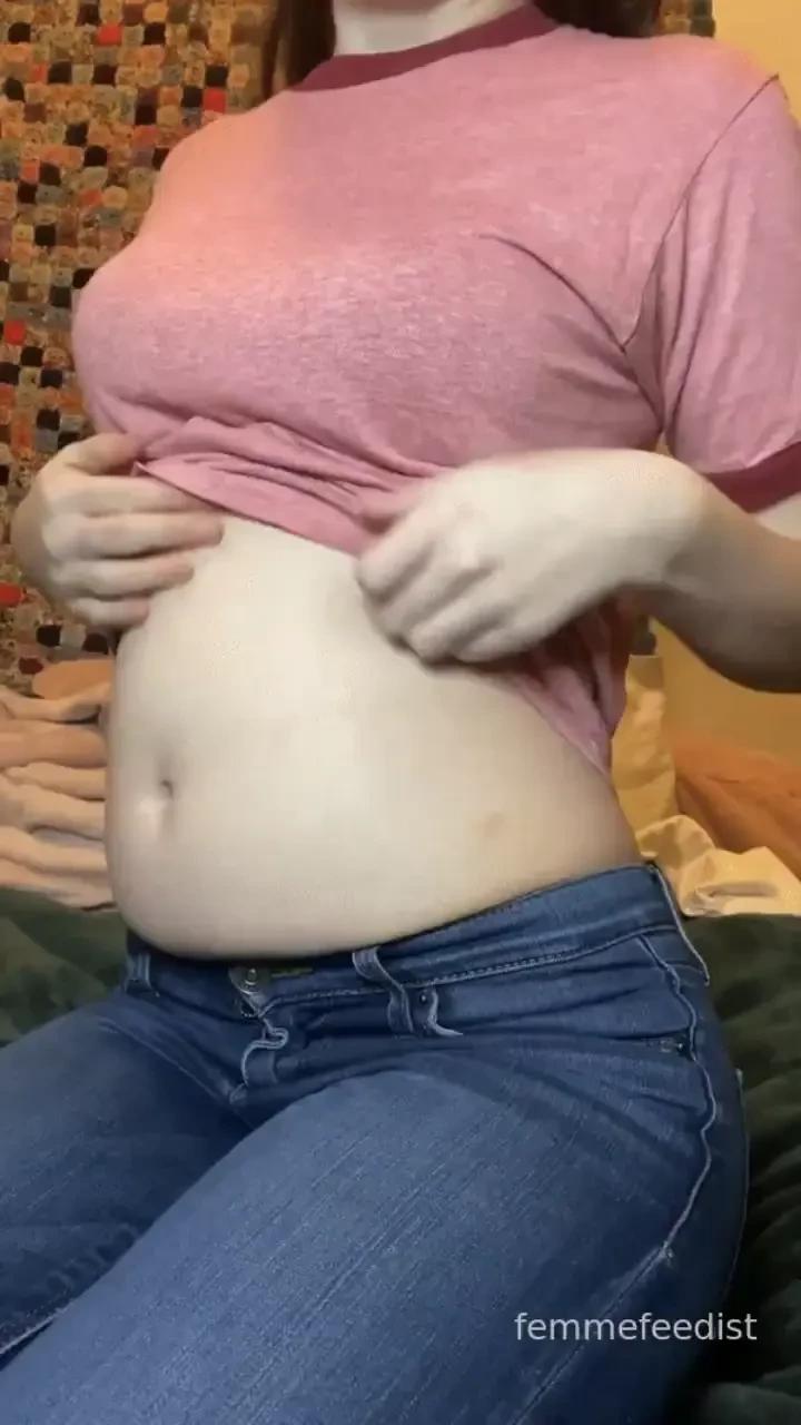 Feeling really really horny about outgrowing my clothes and gaining part 3 