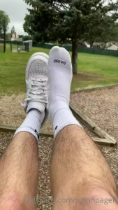 Here s some awesome sexy sneaker-play at the park don t get dizzy