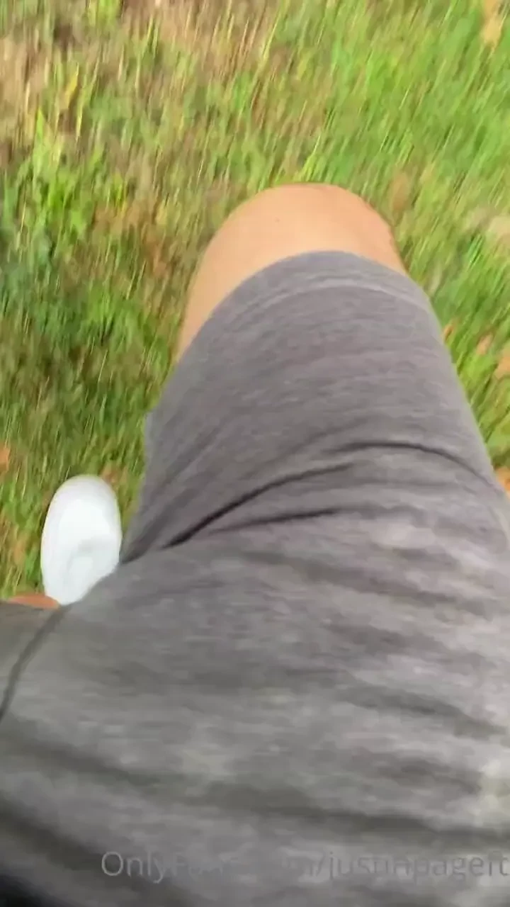 Here s some awesome sexy sneaker-play at the park don t get dizzy part 3 